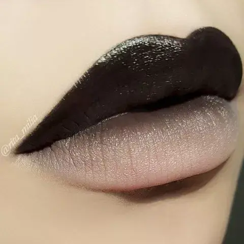 En diferentes niveles (esta, súper extreme) los labiales esfumados también son súper cancheros. En diferentes niveles (esta, súper extreme) los labiales esfumados también son súper cancheros.