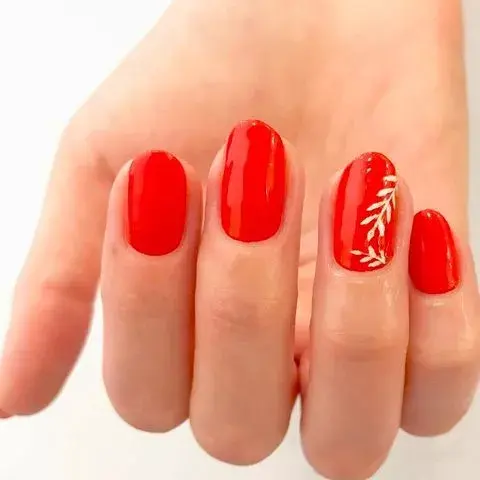Otra opción genial y fácil de hacer es pintarlas de rojo y agregar, en una, un detalle de diseño. Otra opción genial y fácil de hacer es pintarlas de rojo y agregar, en una, un detalle de diseño.