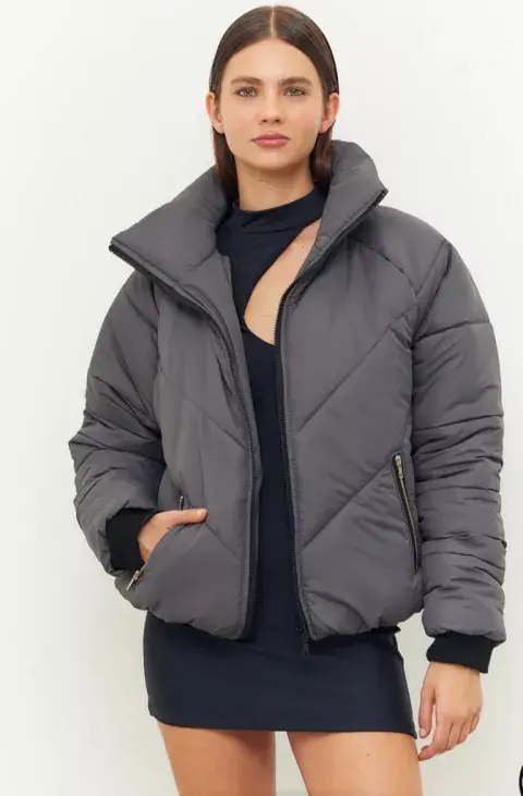 Puffer de cuello alto Puffer de cuello alto