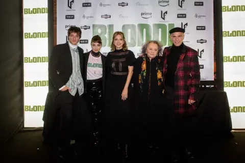 Toto Rovito, Dolores Fonzi, Carla Peterson, Rita Cortese y Leonardo Sbaraglia, Toto Rovito, Dolores Fonzi, Carla Peterson, Rita Cortese y Leonardo Sbaraglia,
