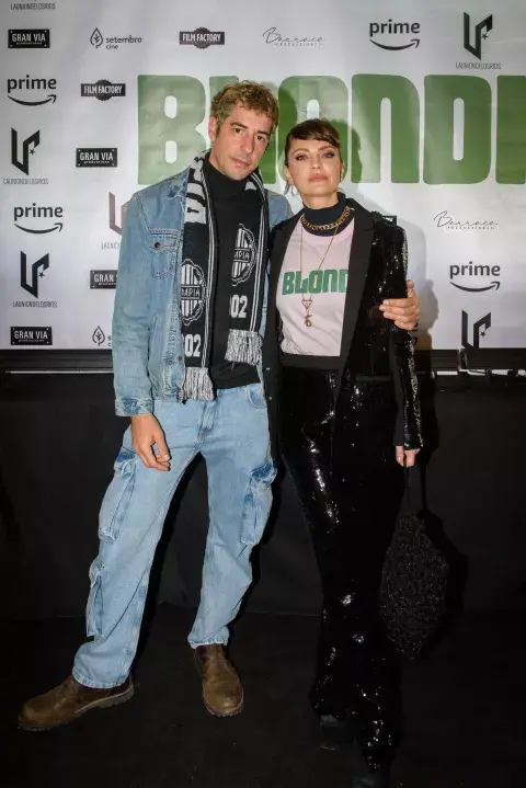 Esteban Lamothe y Dolores Fonzi. Esteban Lamothe y Dolores Fonzi.
