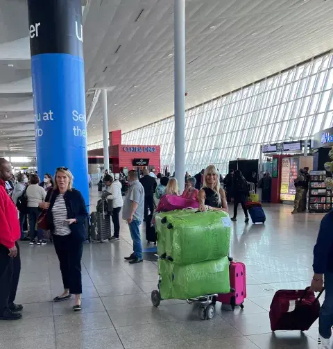Llegaron sólo 3 de las 6 valijas de Nueva York. Llegaron sólo 3 de las 6 valijas de Nueva York.