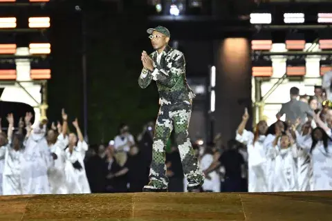 El debut de Pharell Williams en el desfile de Louis Vuitton. El debut de Pharell Williams en el desfile de Louis Vuitton.