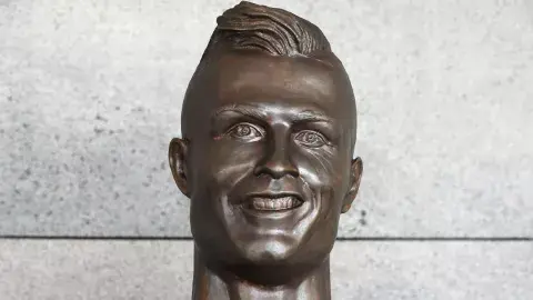 Estatua en homenaje a Cristiano Ronaldo. Estatua en homenaje a Cristiano Ronaldo.