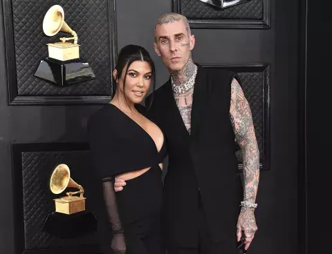 Kardashian, de 44 años, y Barker, de 47, hace un tiempo hicieron público su deseo de tener un hijo juntos. 