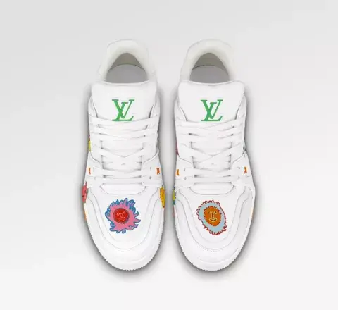 El modelo de las zapatillas de Messi es de la reconocida diseñadora Yayoi Kusama, de la colección que lanzó para Louis Vuitton. El modelo de las zapatillas de Messi es de la reconocida diseñadora Yayoi Kusama, de la colección que lanzó para Louis Vuitton.