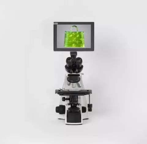 La cartera se creó con resina mediante un proceso llamado polimerización de dos fotones, un tipo de impresión 3D para objetos microscópicos. La cartera se creó con resina mediante un proceso llamado polimerización de dos fotones, un tipo de impresión 3D para objetos microscópicos.