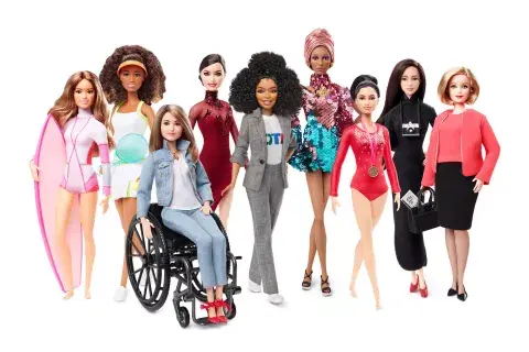 La muñeca Barbie celebró sus 60 años y se subió a la ola feminista: lanzó una colección de mujeres reales.