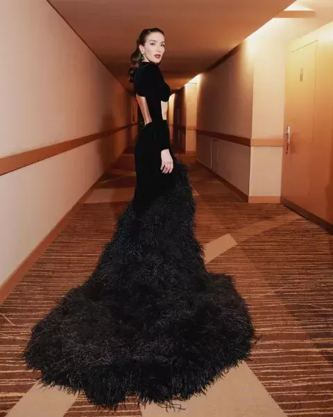 El outfit de Natalia Oreiro para el momento más emotivo de los Premios Martín Fierro 2023. El outfit de Natalia Oreiro para el momento más emotivo de los Premios Martín Fierro 2023.
