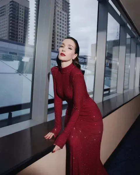 El deslumbrante look red full de Natalia Oreiro. El deslumbrante look red full de Natalia Oreiro.