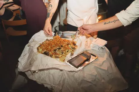 Un papillote gigante para compartir entre 4 es la propuesta de Amador Cantina Un papillote gigante para compartir entre 4 es la propuesta de Amador Cantina