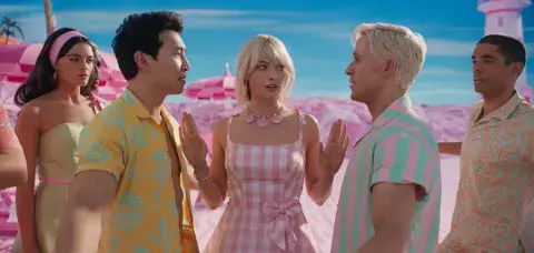 Barbie tiene un atuendo para cada ocasión. Barbie tiene un atuendo para cada ocasión.