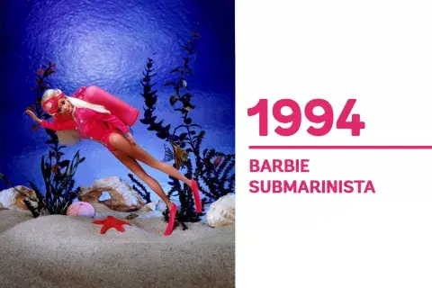 1994 “La Barbie buceadora” fue ideada con un traje ideal para meterse bajo el agua, en un rosa tan característico de la marca. 1994 “La Barbie buceadora” fue ideada con un traje ideal para meterse bajo el agua, en un rosa tan característico de la marca.