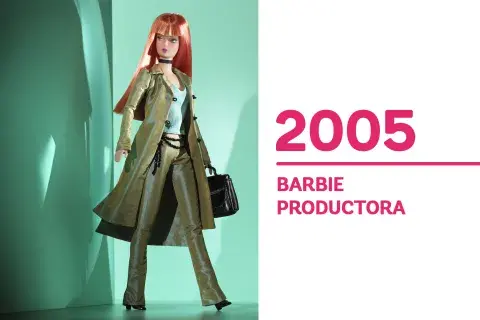 La "Barbie productora" es muy atrevida, su pelo es hermoso, con un peinado muy cool. La "Barbie productora" es muy atrevida, su pelo es hermoso, con un peinado muy cool.
