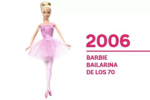 2006. La Barbie bailarina del siglo XXI lleva tutú y zapatillas de punta. 2006. La Barbie bailarina del siglo XXI lleva tutú y zapatillas de punta.