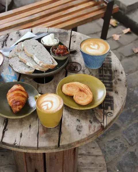 Café Colegiales. Café Colegiales.