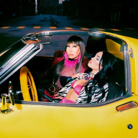 Moria y Lali en un primer vistazo del videoclip "Quiénes son?". Moria y Lali en un primer vistazo del videoclip "Quiénes son?".