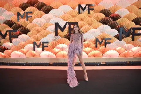 La conductora de la alfombra roja de los Martín Fierro 2023, Agustina Casanova. La conductora de la alfombra roja de los Martín Fierro 2023, Agustina Casanova.