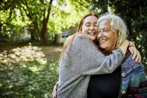 Las 7 mejores frases para dedicarles a los abuelos en su día. Las 7 mejores frases para dedicarles a los abuelos en su día.
