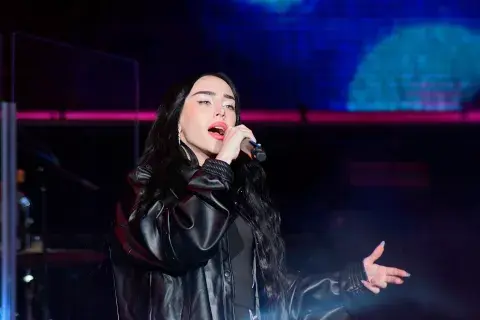 Nicki Nicole integra el ranking de los 5 artistas argentinos que más dinero ganan. Nicki Nicole integra el ranking de los 5 artistas argentinos que más dinero ganan.