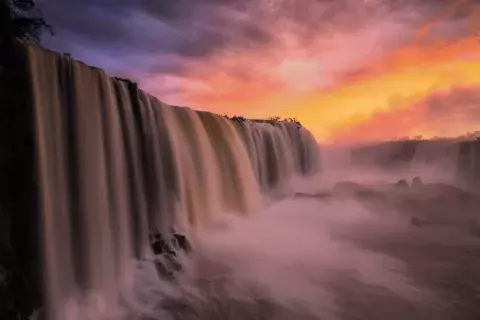 Cómo es la excursión para ver las Cataratas al amanecer. Cómo es la excursión para ver las Cataratas al amanecer.