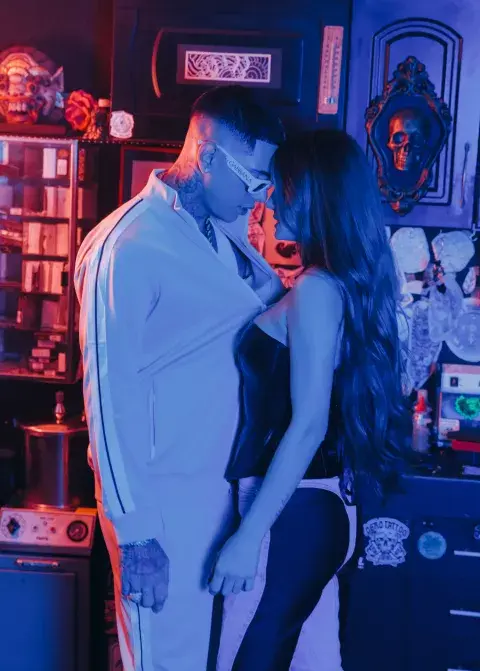 La China Suárez estrenó este jueves 27 de julio "Pasatiempo", su nueva canción que cuenta con la participación especial de Ecko, uno de los máximos referentes de la música urbana. La China Suárez estrenó este jueves 27 de julio "Pasatiempo", su nueva canción que cuenta con la participación especial de Ecko, uno de los máximos referentes de la música urbana.