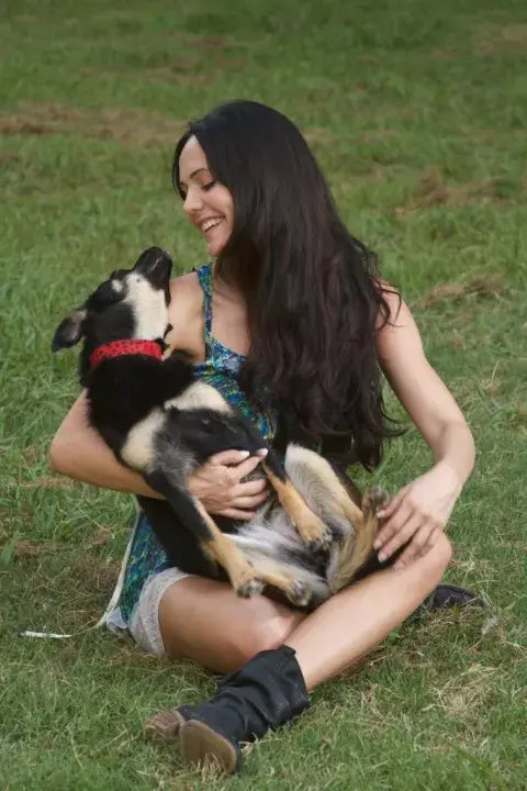 Mika, Rescatista de Animales, embajadora de la app para registar animales. Mika, Rescatista de Animales, embajadora de la app para registar animales.