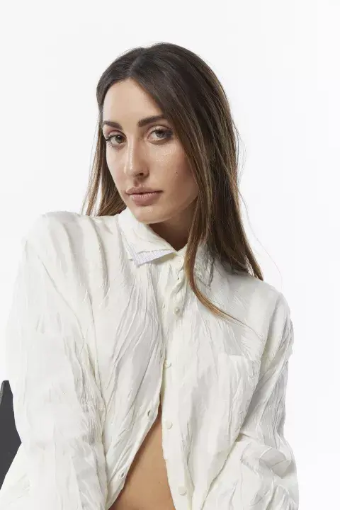 Camisa (Naum, $61.500). Camisa (Naum, $61.500).