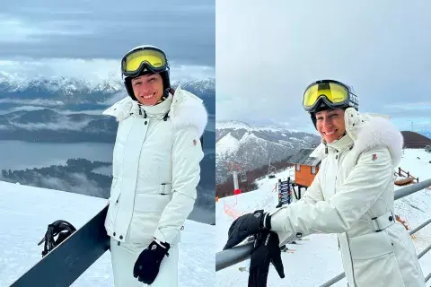 El increíble look total white de Pampita para hacer snowboard en Neuquén. El increíble look total white de Pampita para hacer snowboard en Neuquén.