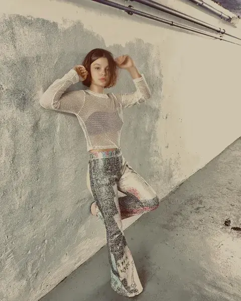 Muna Pauls compartió su look metalizado en las redes sociales. Muna Pauls compartió su look metalizado en las redes sociales.