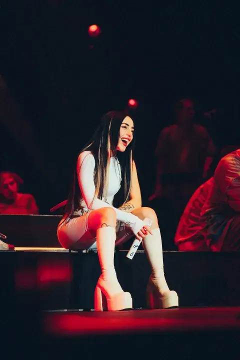 Nicki Nicole iluminó el Movistar Arena. Nicki Nicole iluminó el Movistar Arena.