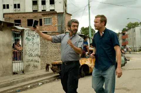 Ricardo Darín como Julián y Jérémie Renier como Nicolás. Ricardo Darín como Julián y Jérémie Renier como Nicolás.