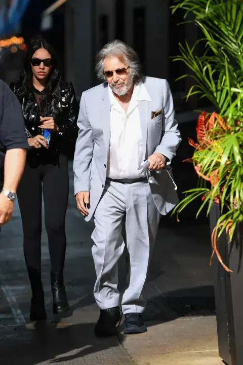 Al Pacino en pleno rodaje del nuevo videoclip de Bad Bunny. Al Pacino en pleno rodaje del nuevo videoclip de Bad Bunny.