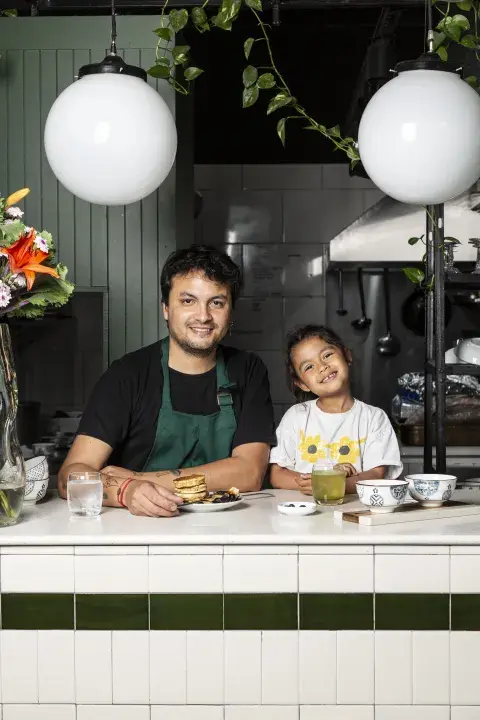 julia_restaurante_150.jpg
