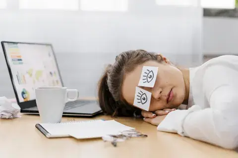Mujer durmiendo Mujer durmiendo