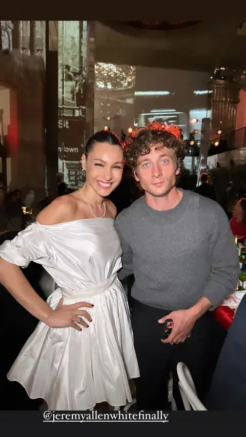 Pampita con Jeremy Allan White, el protagonista de El Oso. Pampita con Jeremy Allan White, el protagonista de El Oso.