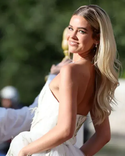 Con muchos tonos rubios, algunas de las celebrities le sumaron ondas al pelo largo. Con muchos tonos rubios, algunas de las celebrities le sumaron ondas al pelo largo.