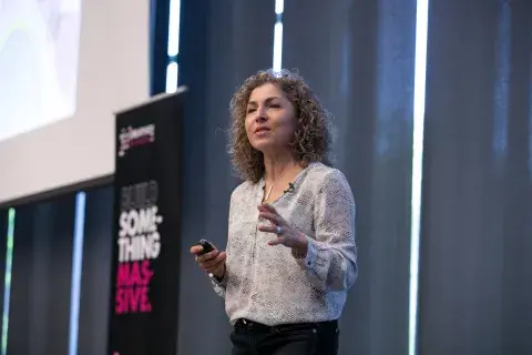 Anousheh Ansari nunca abandonó su sueño de llegar al espacio Anousheh Ansari nunca abandonó su sueño de llegar al espacio