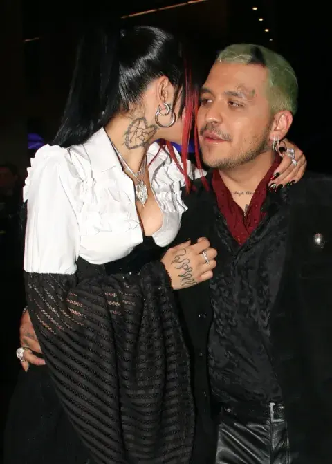 Cazzu y Nodal blanquearon su amor en los premios Gardel 2022 Cazzu y Nodal blanquearon su amor en los premios Gardel 2022