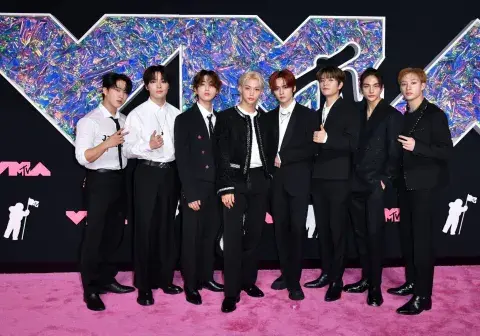Los fenómenos del k-pop, Stray Kids, se hacen presentes en los MTV Video Music Awards 2023. Los fenómenos del k-pop, Stray Kids, se hacen presentes en los MTV Video Music Awards 2023.