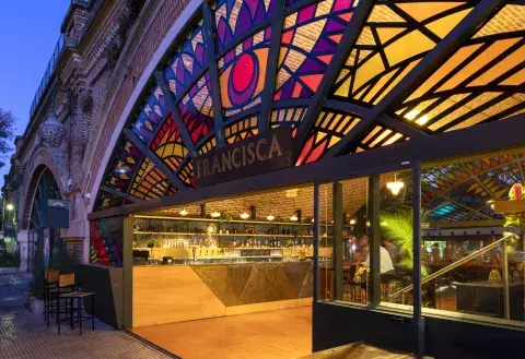 Francisca del Fuego, un buen plan en los Arcos, para después del show del Planetario