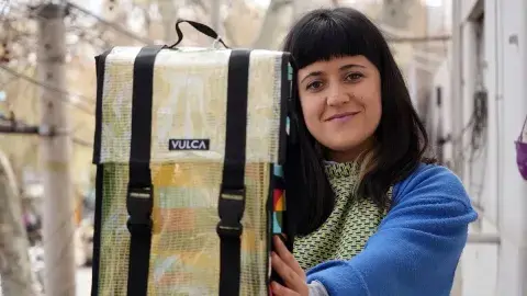 La marca nació en 2018 con el objetivo de reutilizar desechos y crear objetos de diseño atractivos y funcionales La marca nació en 2018 con el objetivo de reutilizar desechos y crear objetos de diseño atractivos y funcionales