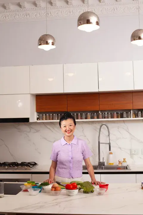 Kari Gao hoy, una cocinera que abrirá su propio restaurante de comida china en el barrio de Núñez. Kari Gao hoy, una cocinera que abrirá su propio restaurante de comida china en el barrio de Núñez.