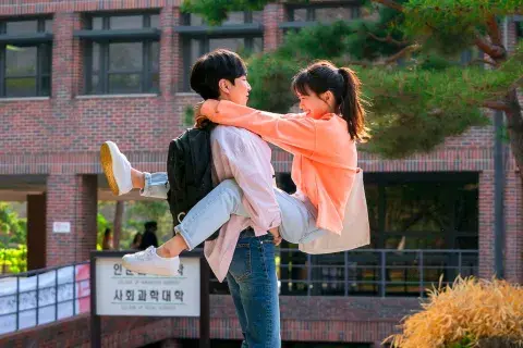 Sé melodramático estrenó en Corea del Sur en 2019. Sé melodramático estrenó en Corea del Sur en 2019.