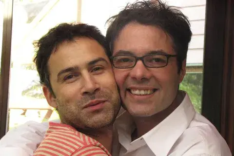 Octavio y Gabriel, en tiempos de noviazgo y felicidad. Octavio y Gabriel, en tiempos de noviazgo y felicidad.
