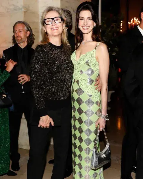 El look de Meryl Streep y Anne Hathaway en el reencuentro de El diablo viste a la moda. El look de Meryl Streep y Anne Hathaway en el reencuentro de El diablo viste a la moda.