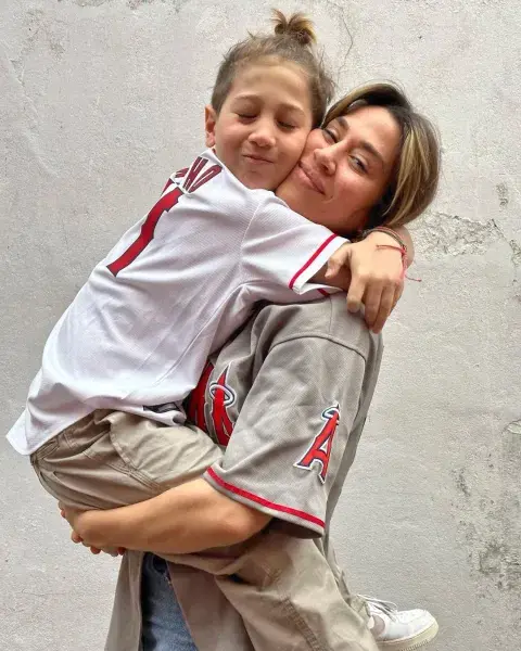Jimena Barón junto a su hijo Momo, fruto de su relación con Daniel Osvaldo. Jimena Barón junto a su hijo Momo, fruto de su relación con Daniel Osvaldo.