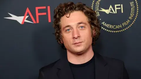 Jeremy Allen White. Jeremy Allen White.