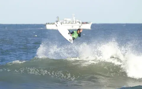 El surf es uno de los deportes icónicos de la ciudad de Mar del Plata