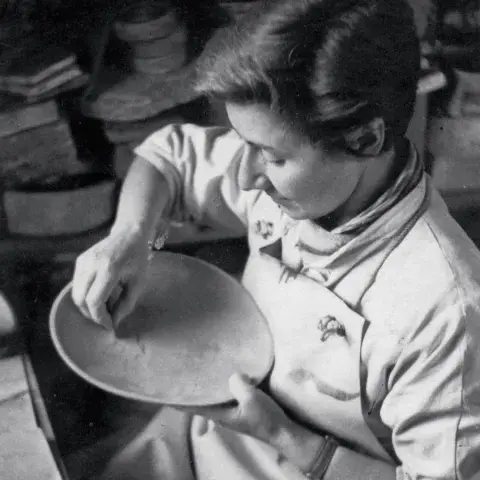 El presente de la firma es producto de un proyecto que nació en Mendoza, en 1950, de las manos de Colette Boccara, arquitecta y ceramista. El presente de la firma es producto de un proyecto que nació en Mendoza, en 1950, de las manos de Colette Boccara, arquitecta y ceramista.